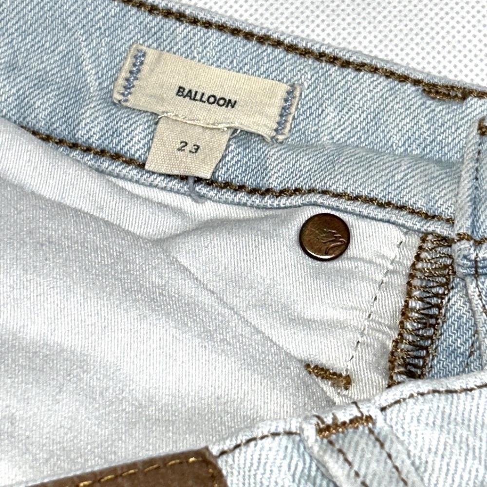 Madewell Balloon Jeans Distressed Barrel Light Wash High Rise Mom Jeans Size 23 - Picture 12 of 16